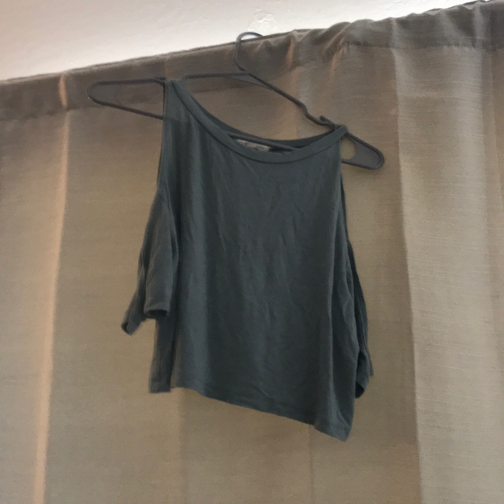 Open shoulder top